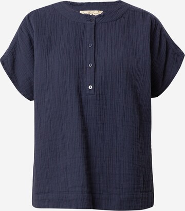 Smith&Soul Blouse in Blue: front