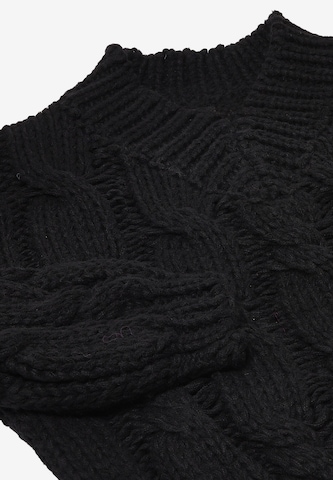 ebeeza Sweater in Black