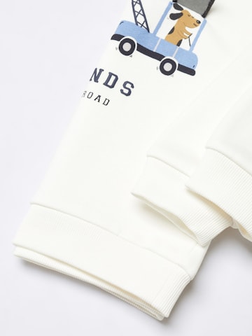 Bluză de molton de la MANGO KIDS pe alb