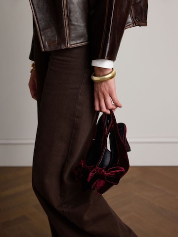 MANFIELD Pumps in Red