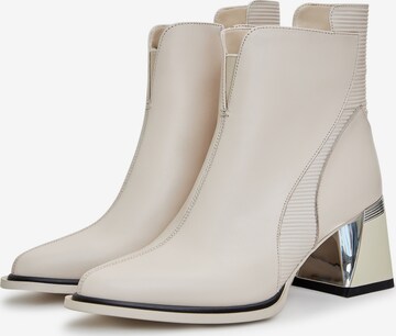 CESARE GASPARI Ankle Boots in Beige