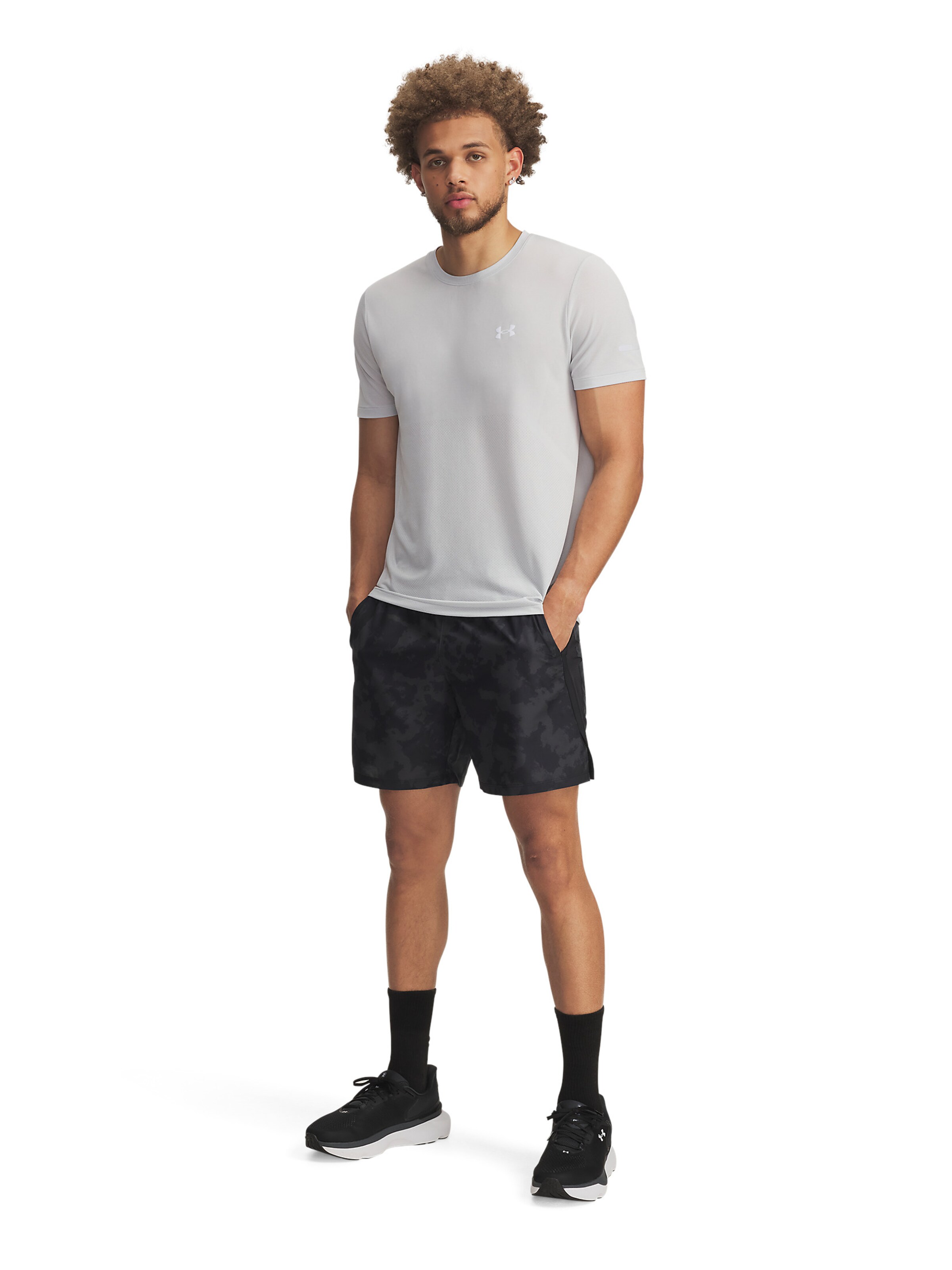 UNDER ARMOUR Regular Sports trousers 'Launch 7' in Grey