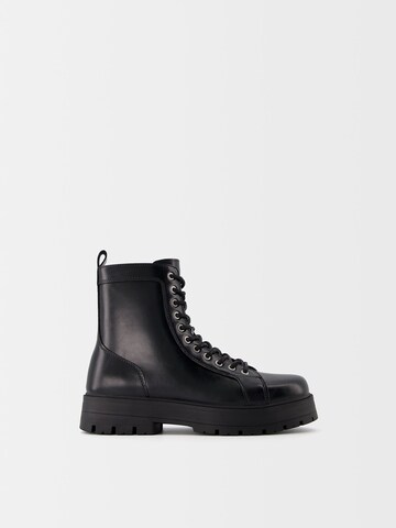 Boots stringati di Bershka in nero