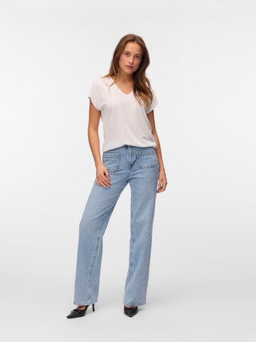 VERO MODA T-shirt 'VMBILSA' i vit