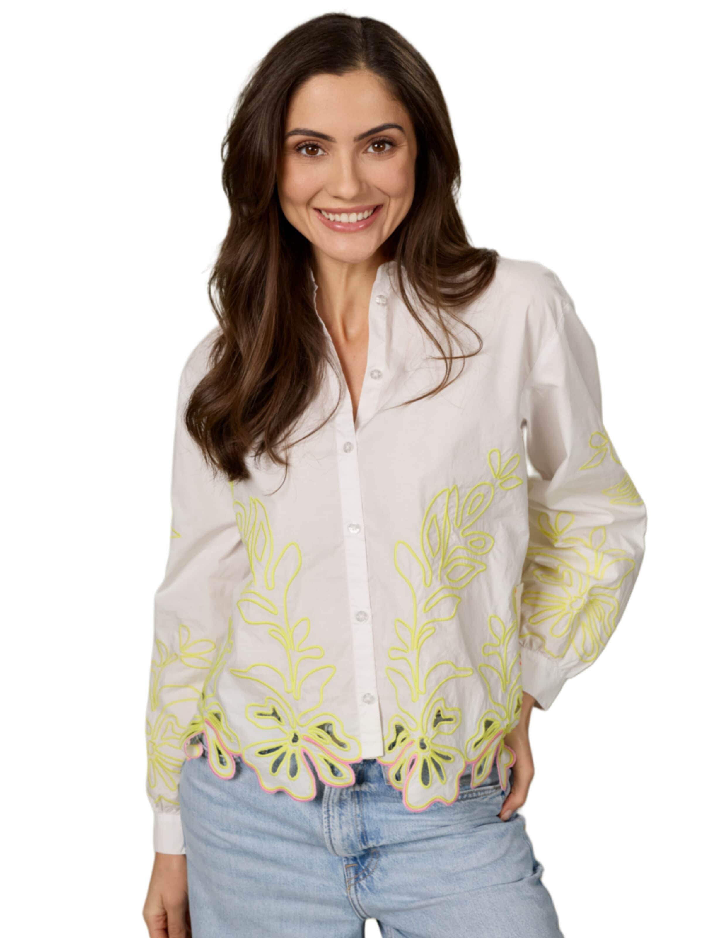 Camicia da donna 'Damenbluse mit raffinierter Stickerei aus reiner Baumwolle - GraceC' di LIKS. Munich in bianco: frontale
