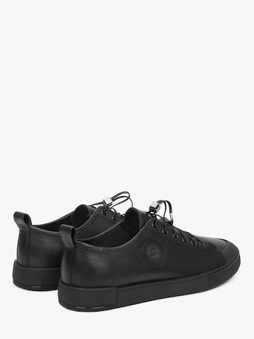 Baskets basses '12142' Estro en noir