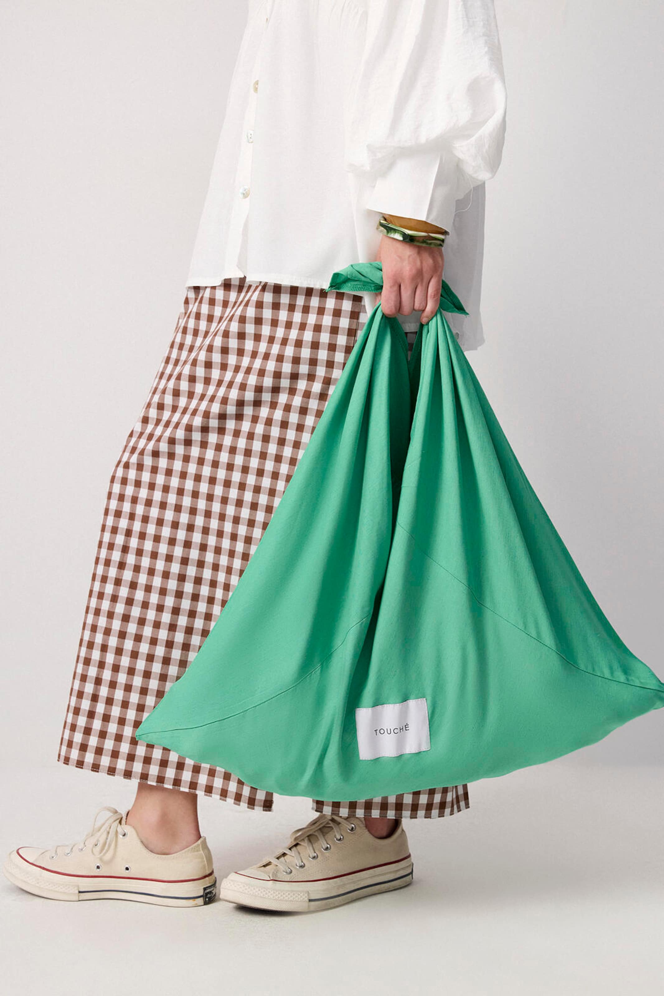 Touche Prive Kleidersack in Grün: Vorderseite