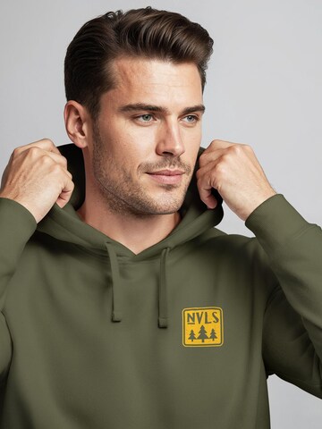 Neverless Sweatshirt 'Think Outside' in Grün