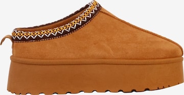 Super Mode Clogs in Brown