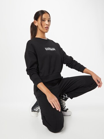 NAPAPIJRI Sweatshirt in Schwarz