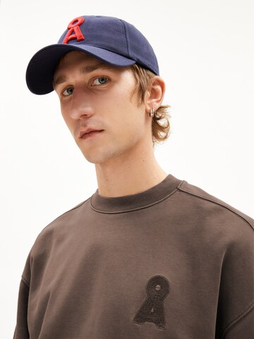 ARMEDANGELS Sweatshirt in Bruin