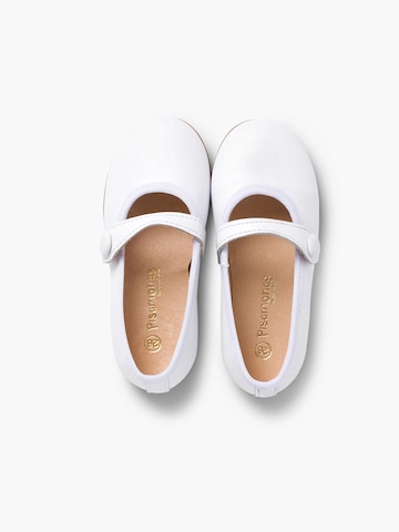 Pisamonas Ballet Flats in White