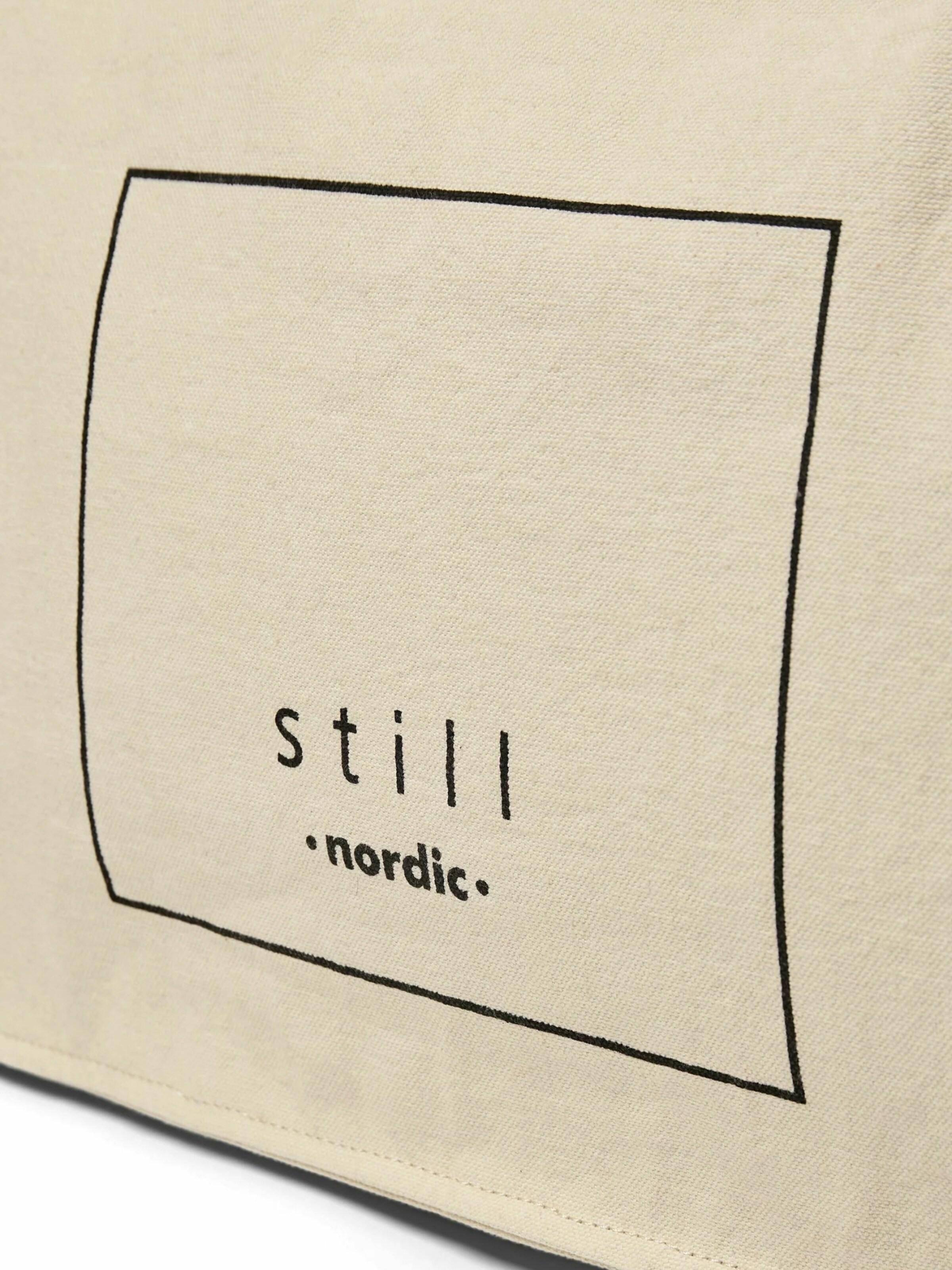 still Nordic Shopper in White