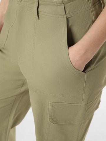 Regular Pantalon Marie Lund en vert