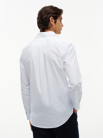 TOMMY HILFIGER Regular fit Риза 'FLEX' в синьо