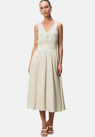 Abito di zero in beige: frontale