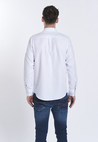 DENIM CULTURE - Ajuste regular Camisa 'FYODOR' en blanco