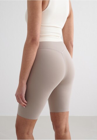 Aim'n Skinny Sportshorts 'Sense' in Grau