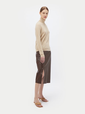 GOBI Cashmere - Jersey 'Women's Essential Cashmere Turtleneck Sweater' en beige