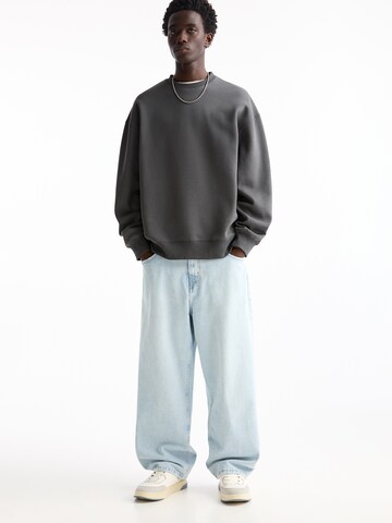 Pull&Bear Sweatshirt i grå