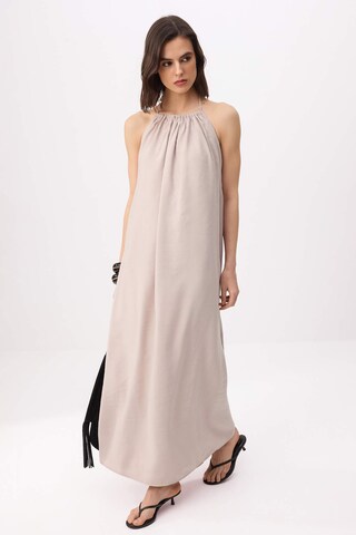 Robe Trendyol en gris