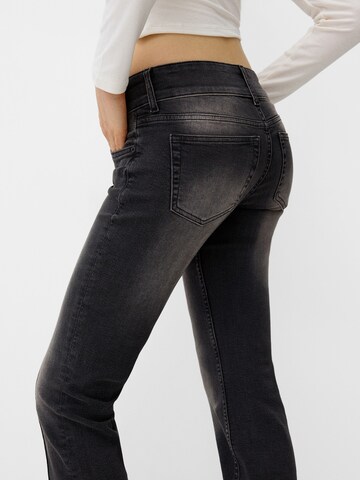 Bershka Bootcut Jeansy w kolorze czarny