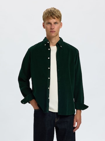 SELECTED - Ajuste regular Camisa 'SLHDanni' en verde: frente