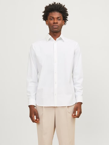 Coupe slim Chemise 'Active' JACK & JONES en blanc : devant