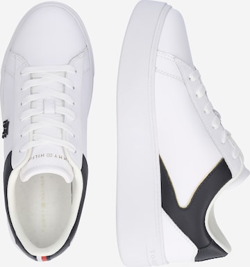 TOMMY HILFIGER Låg sneaker i vit