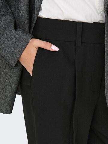 Wide leg Pantaloni con pieghe di JDY in nero