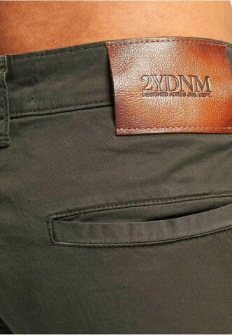 2Y Premium Tapered Cargo Jeans in Green