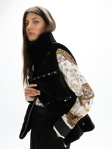 Lola Casademunt Vest in Black: front