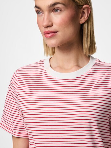 T-shirt 'PCRia' PIECES en rouge