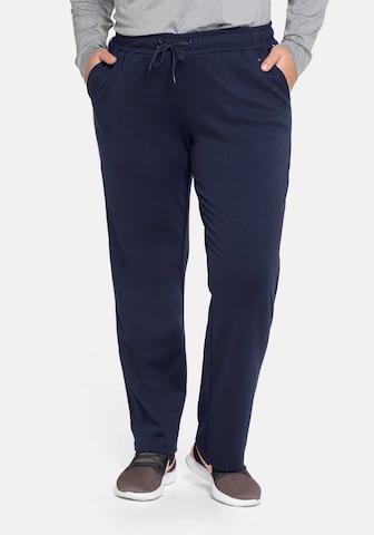 SHEEGO Loosefit Broek in Blauw: voorkant