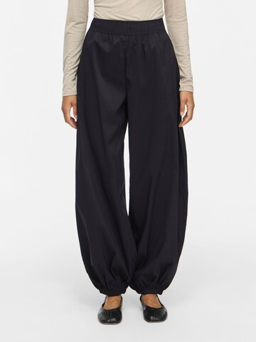 VILA Regular Hose in Schwarz