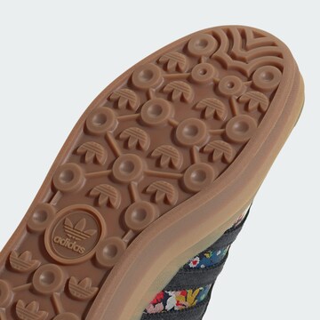 Sneaker bassa 'Gazelle Bold x Liberty London' di ADIDAS ORIGINALS in nero