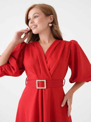 WOMAN VISION Dress in Red: front