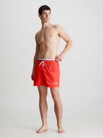 Calvin Klein Swimwear Badeshorts in Rot