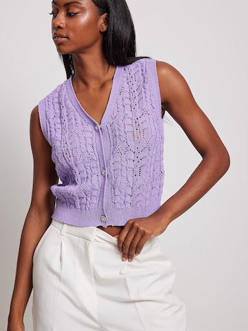 Pull-over NA-KD en violet : devant