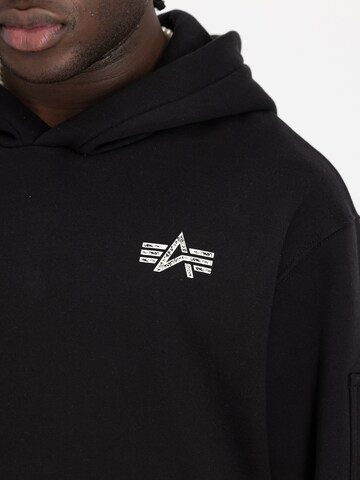 ALPHA INDUSTRIES Sweatshirt i svart