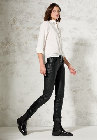 STREET ONE Slimfit Hose in Schwarz