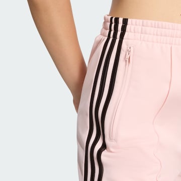ADIDAS ORIGINALS - Loosefit Pantalón 'Firebird Classic' en rosa