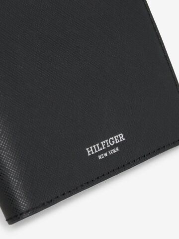 TOMMY HILFIGER Portemonnaie 'Saffiano' in Schwarz