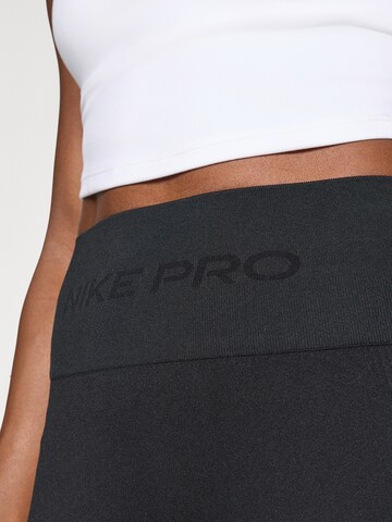 NIKESkinny Sportske hlače - crna boja