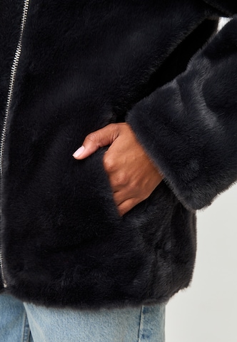 Manteau d’hiver CESARE GASPARI en gris