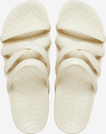 Claquettes / Tongs Crocs en beige