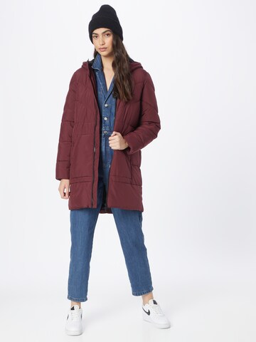 Manteau d’hiver 'Dalcon' Noisy may en rouge