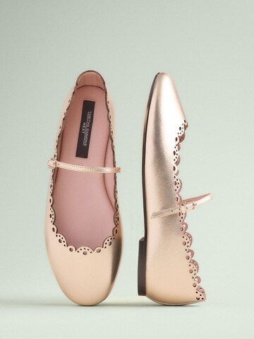 Next Strap ballerina 'Elfie' in Gold