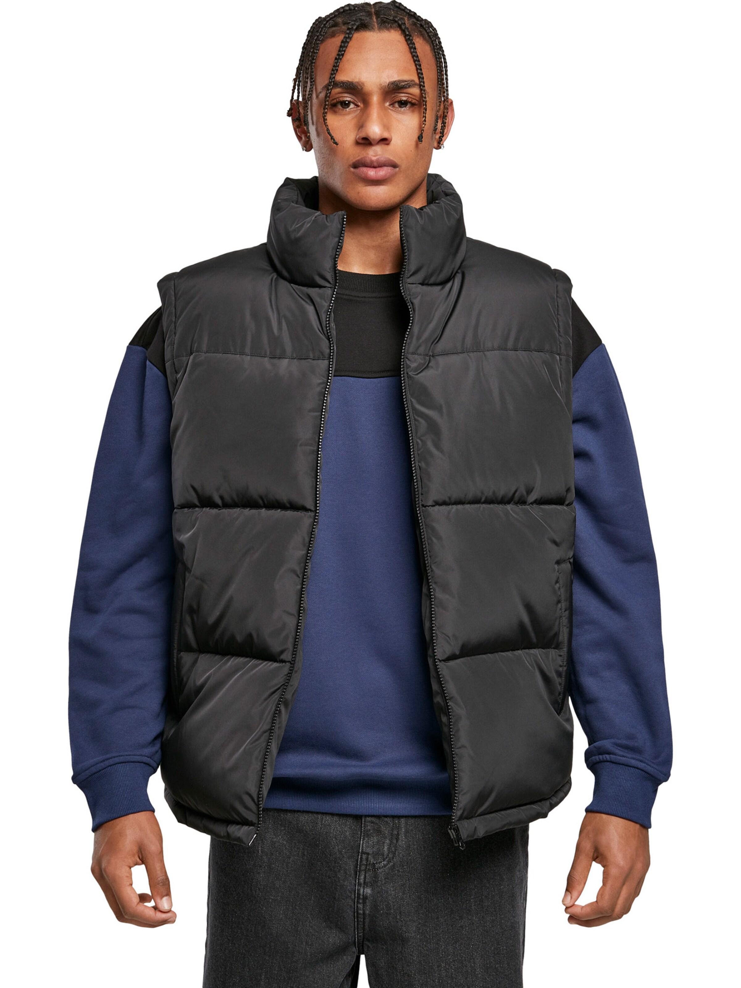 Urban Classics Vest in Black: front