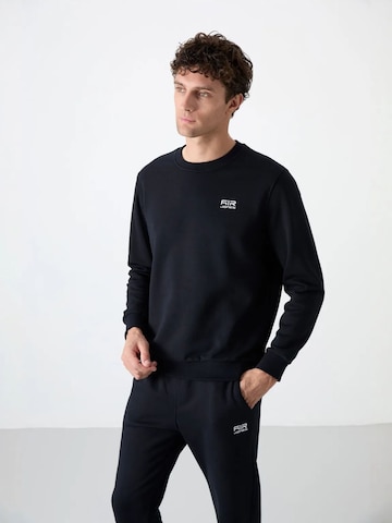 Tommy Life Tracksuit 'Aktive Sets' in Black